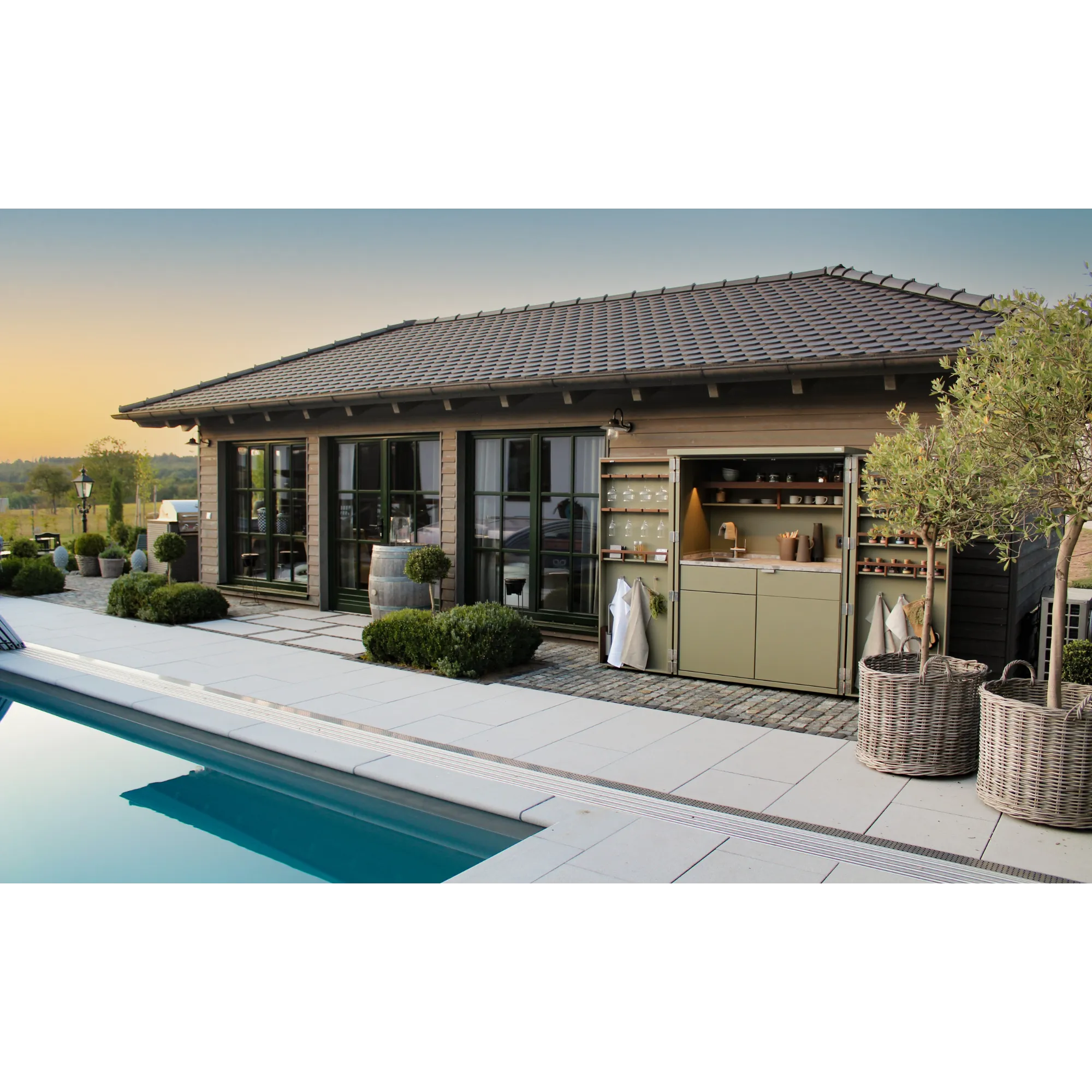 CUBIC Kitchen In A Cupboard