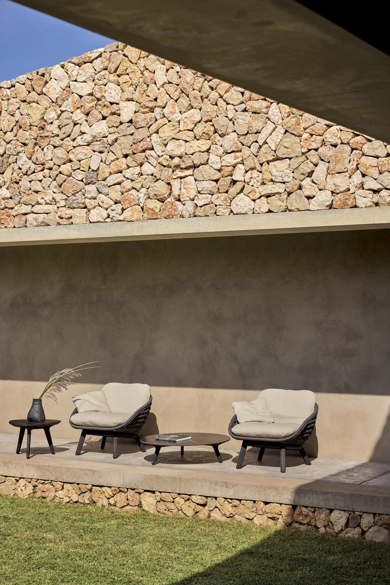 Manutti Sandua Lounge Chair