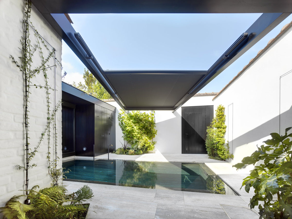 Secret Garden Roof Umbris Pergola – project photograph 2