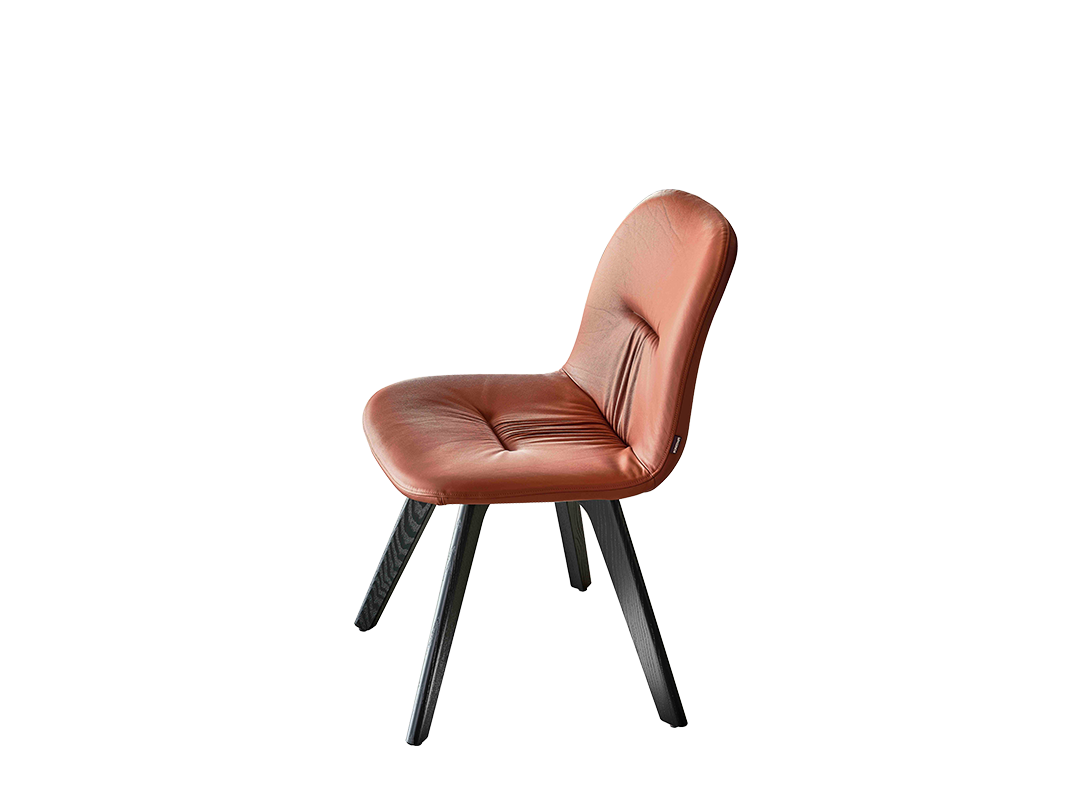 Chantal Swivel chair with lacquered frame in die-cast Aluminium