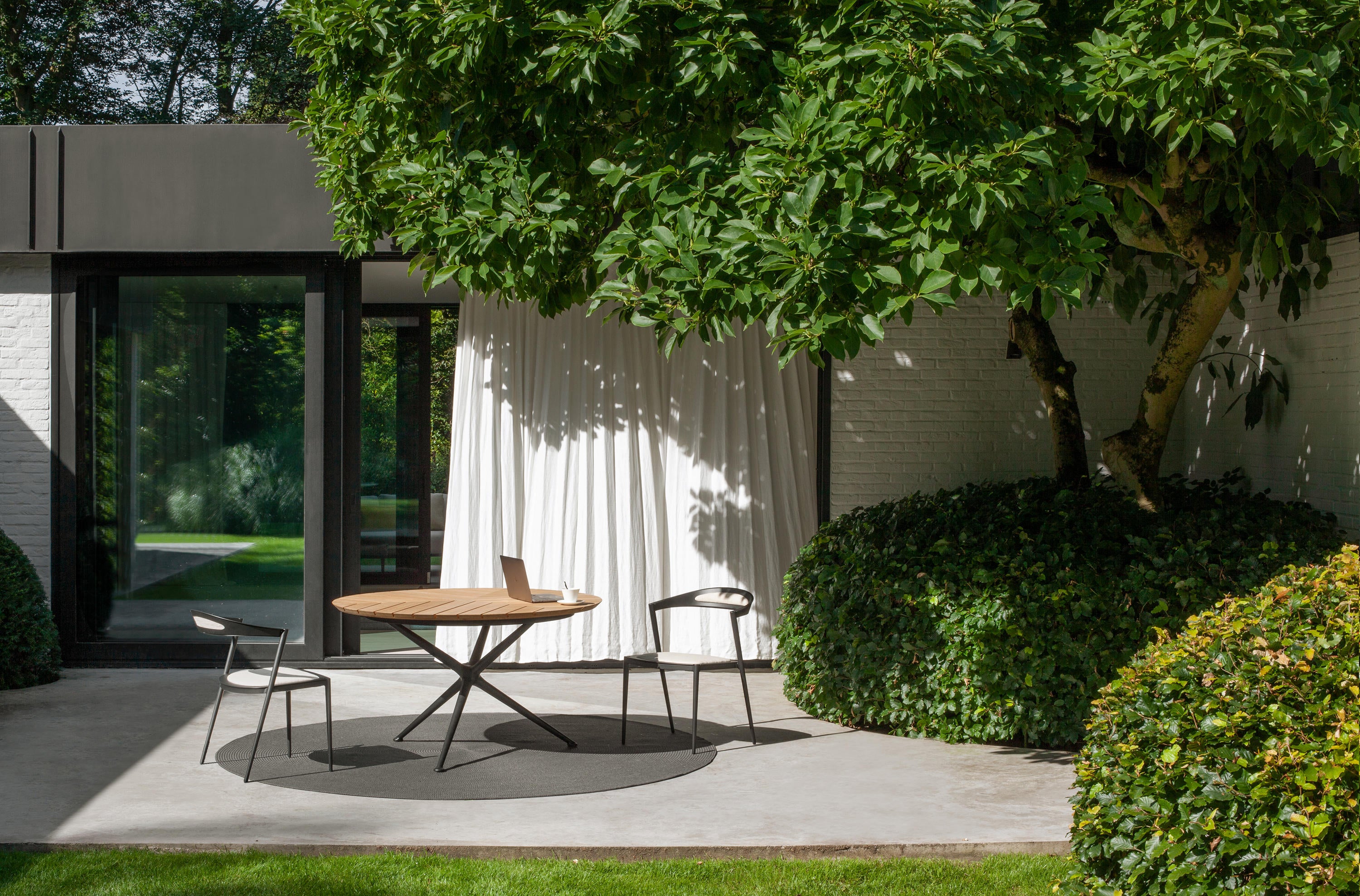 Royal Botania Styletto Side Table Ø 75 x 40