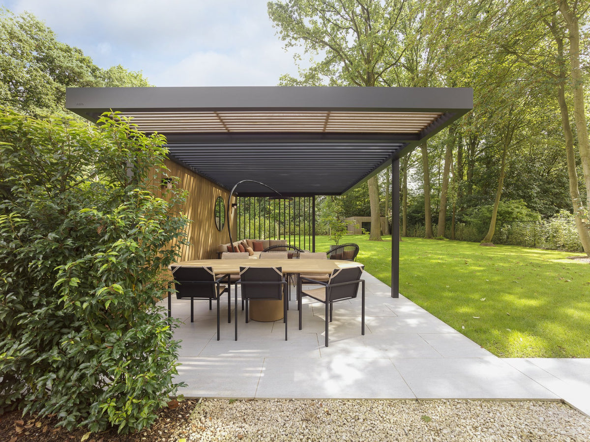 Stylishly Finished Garden Lounge Umbris Pergola – project photograph 04
