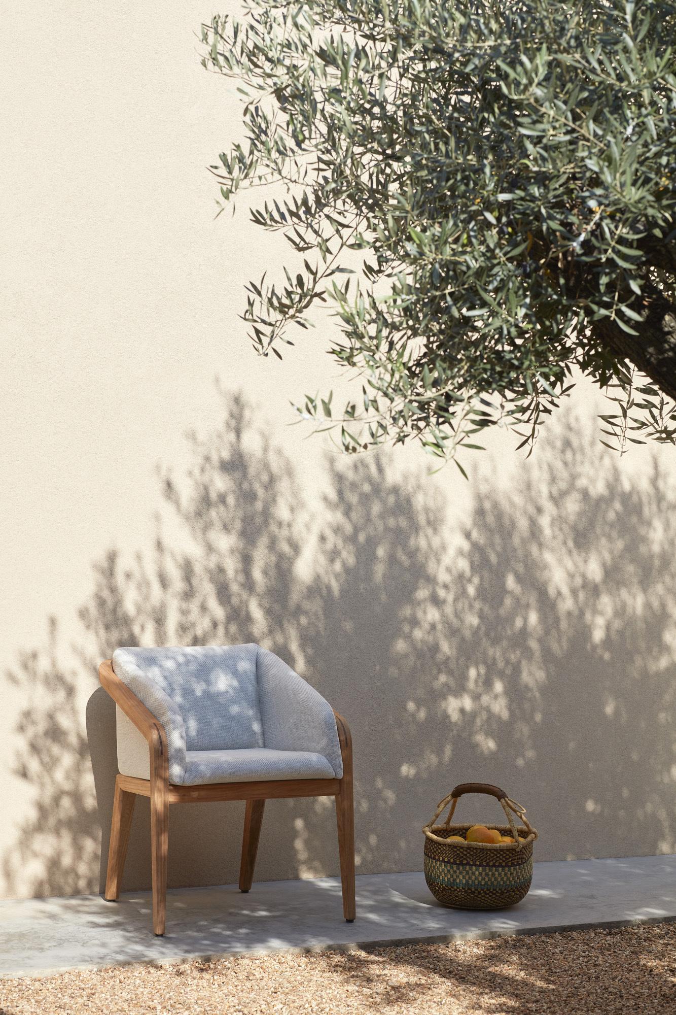 Manutti Sunrise Dining Arm Chair