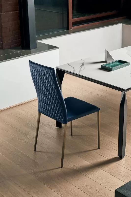 Tai Chair with lacquered or chrome metal frame