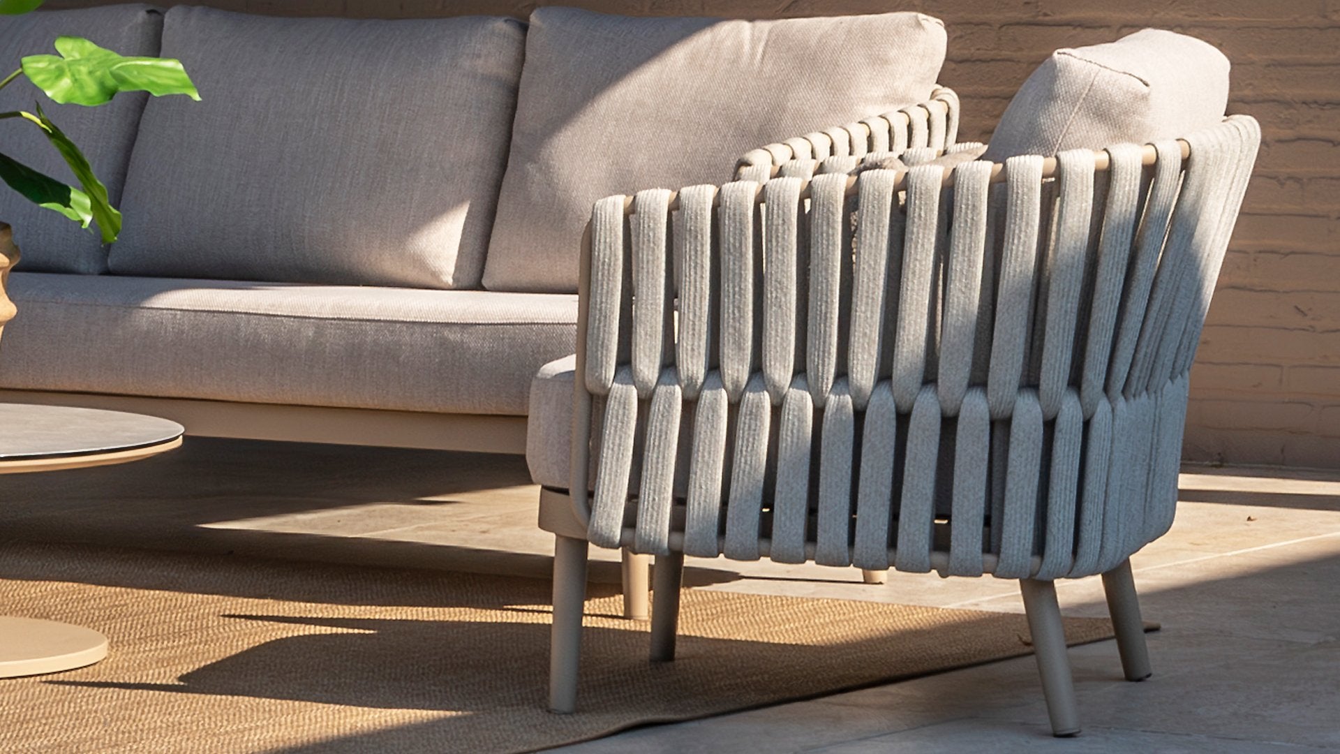 4 Seasons Outdoor Eva Lounge with Monroe Coffee Tables