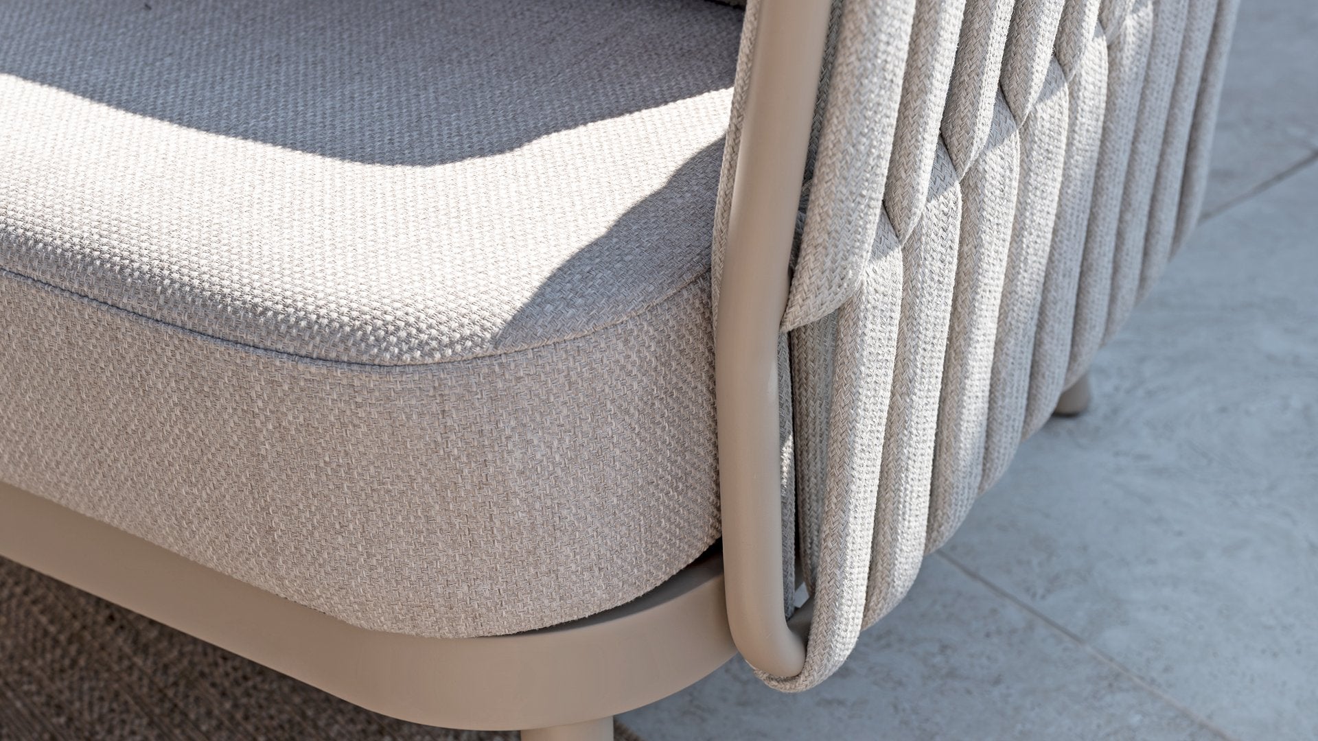 4 Seasons Outdoor Eva Lounge with Monroe Coffee Tables