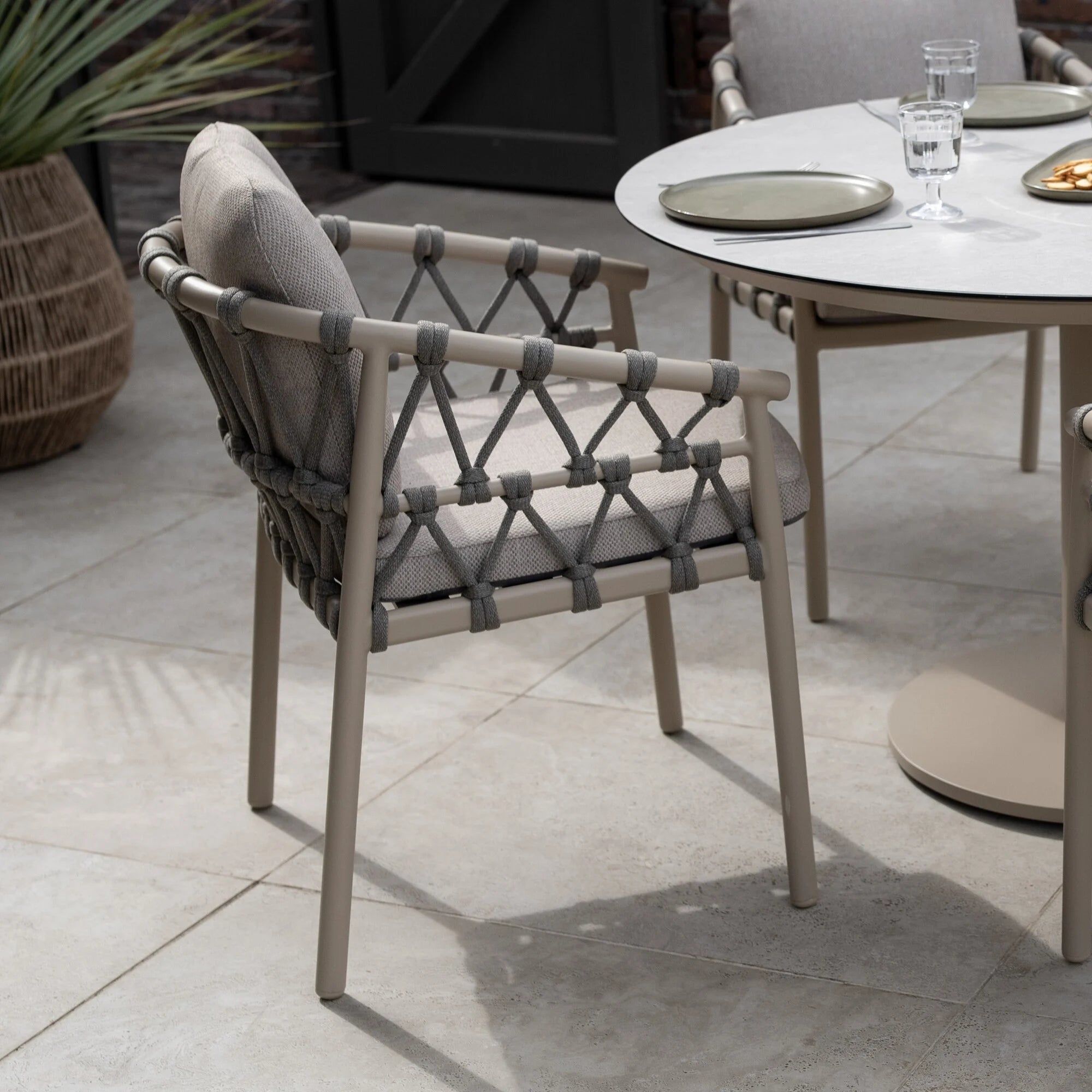 4 Seasons Outdoor Piacenza 4 Seat with Manolo 75cm Ceramic Dining Table