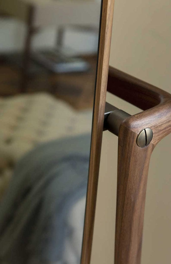 Porada Timothy Mirror