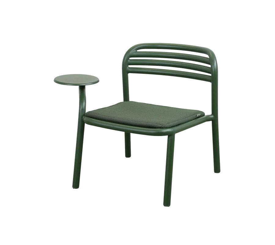 Cane-line Bliss Lounge Chair with Side Table on Right