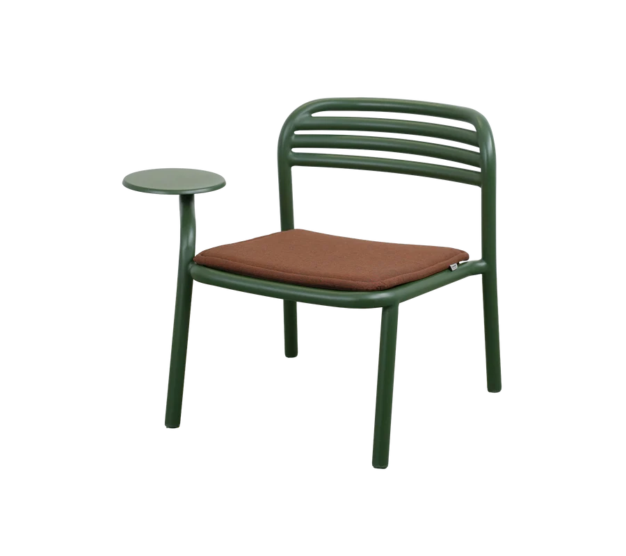 Cane-line Bliss Lounge Chair with Side Table on Right