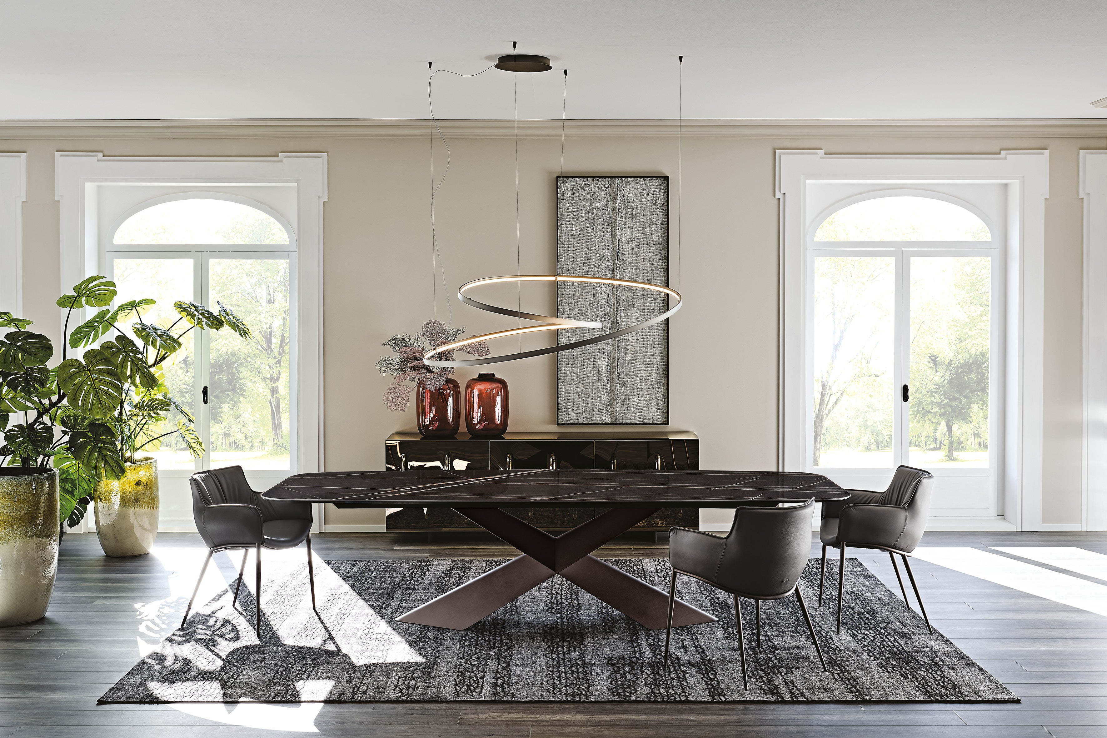 Tyron Keramik Table | Black GFM73 Embossed Lacquered Steel Base | KM09 Sahara Noir Lucido Top