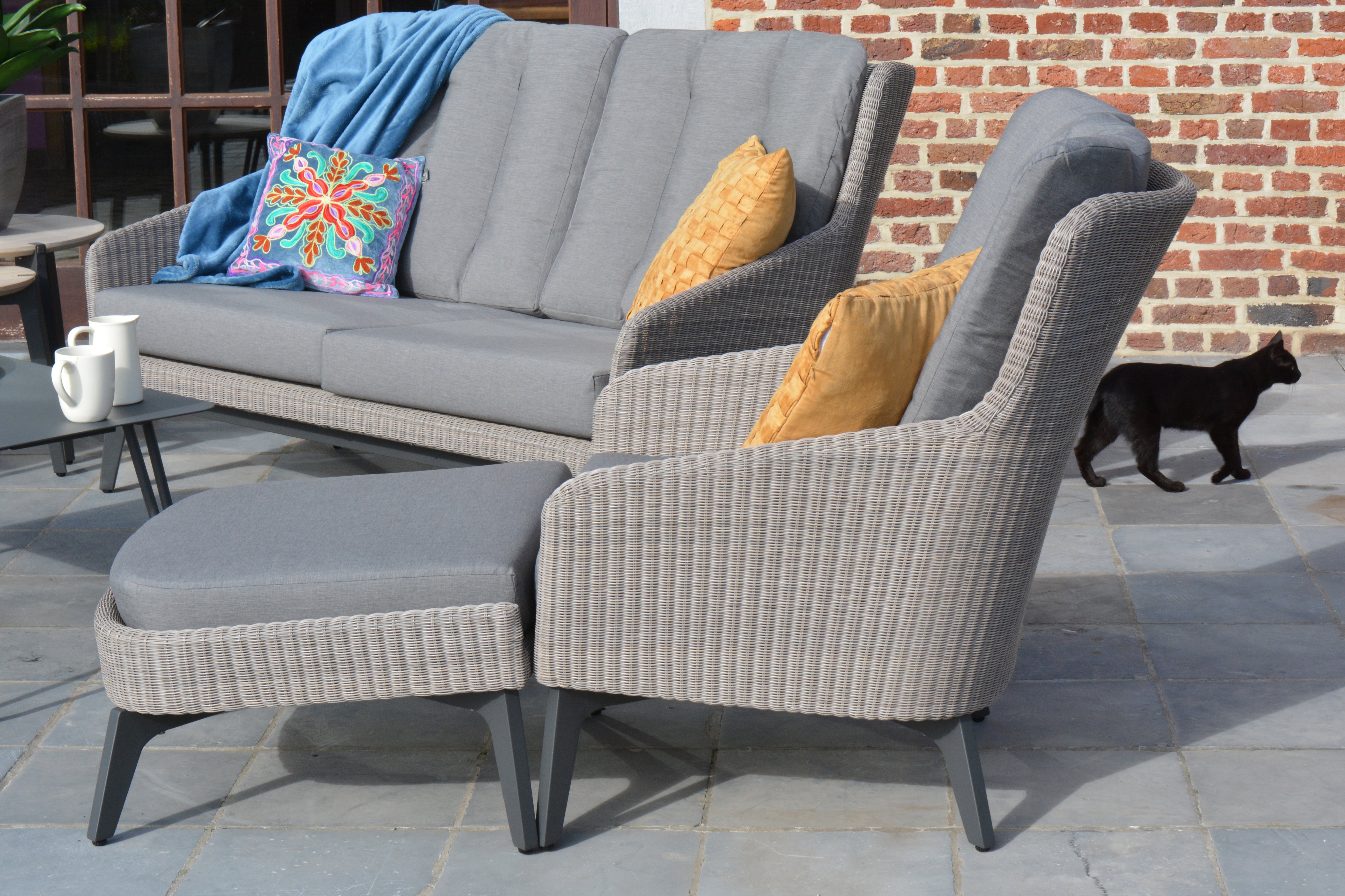 4 Seasons Outdoor Luxor Footstool With Cushion