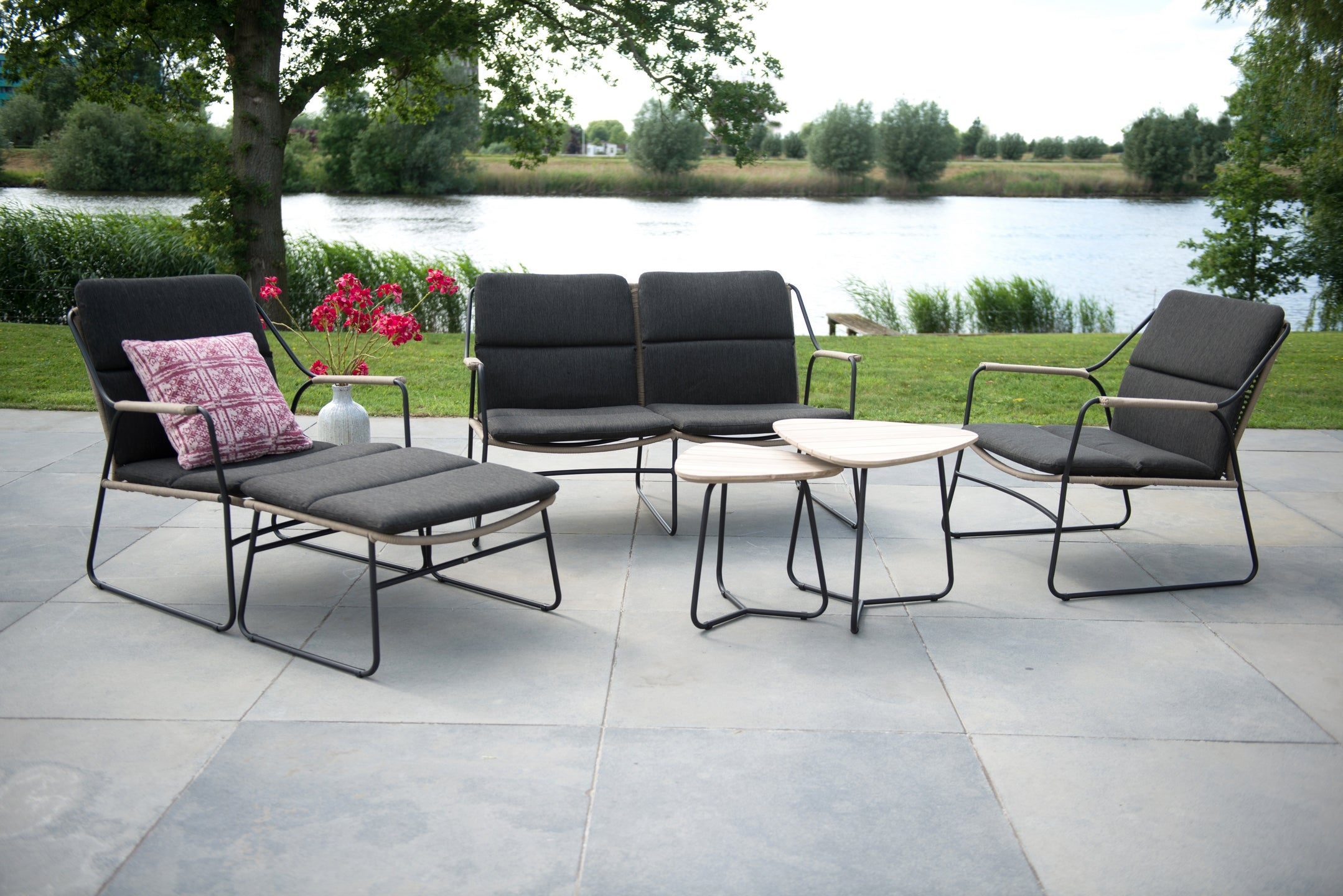 4 Seasons Outdoor Scandic Footstool With Cushion