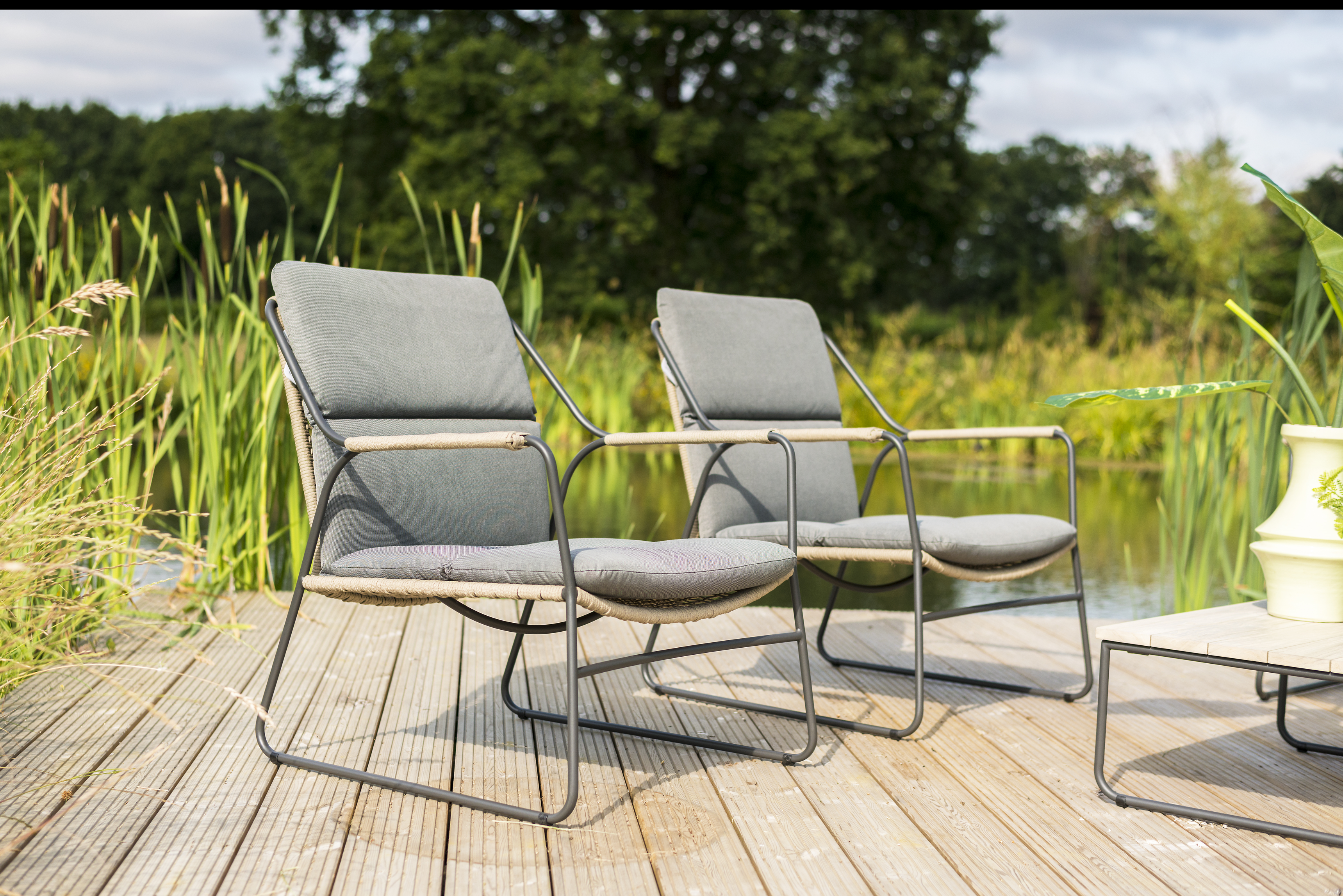 4 Seasons Outdoor Scandic Living Chair With 2 Cushions