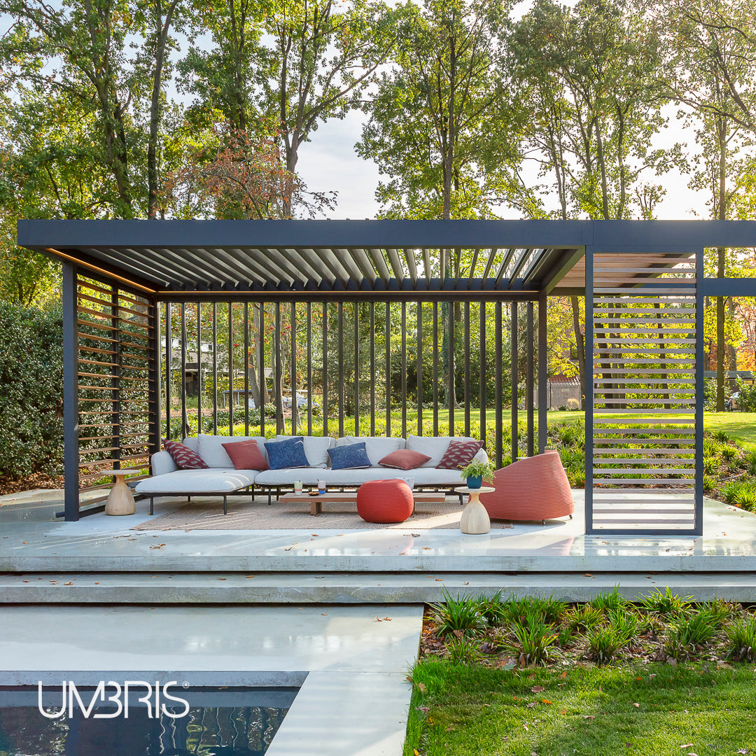 Umbris Free-Standing Pool Side Living Room