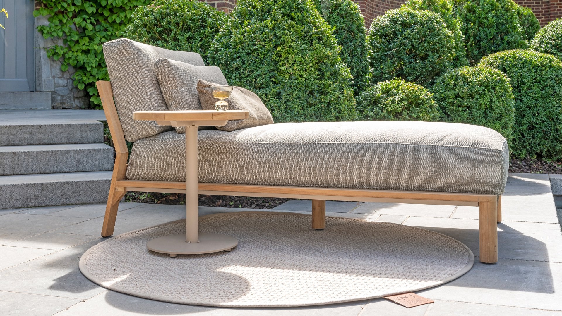 4 Seasons Outdoor Lucas Daybed with Volta Side Table