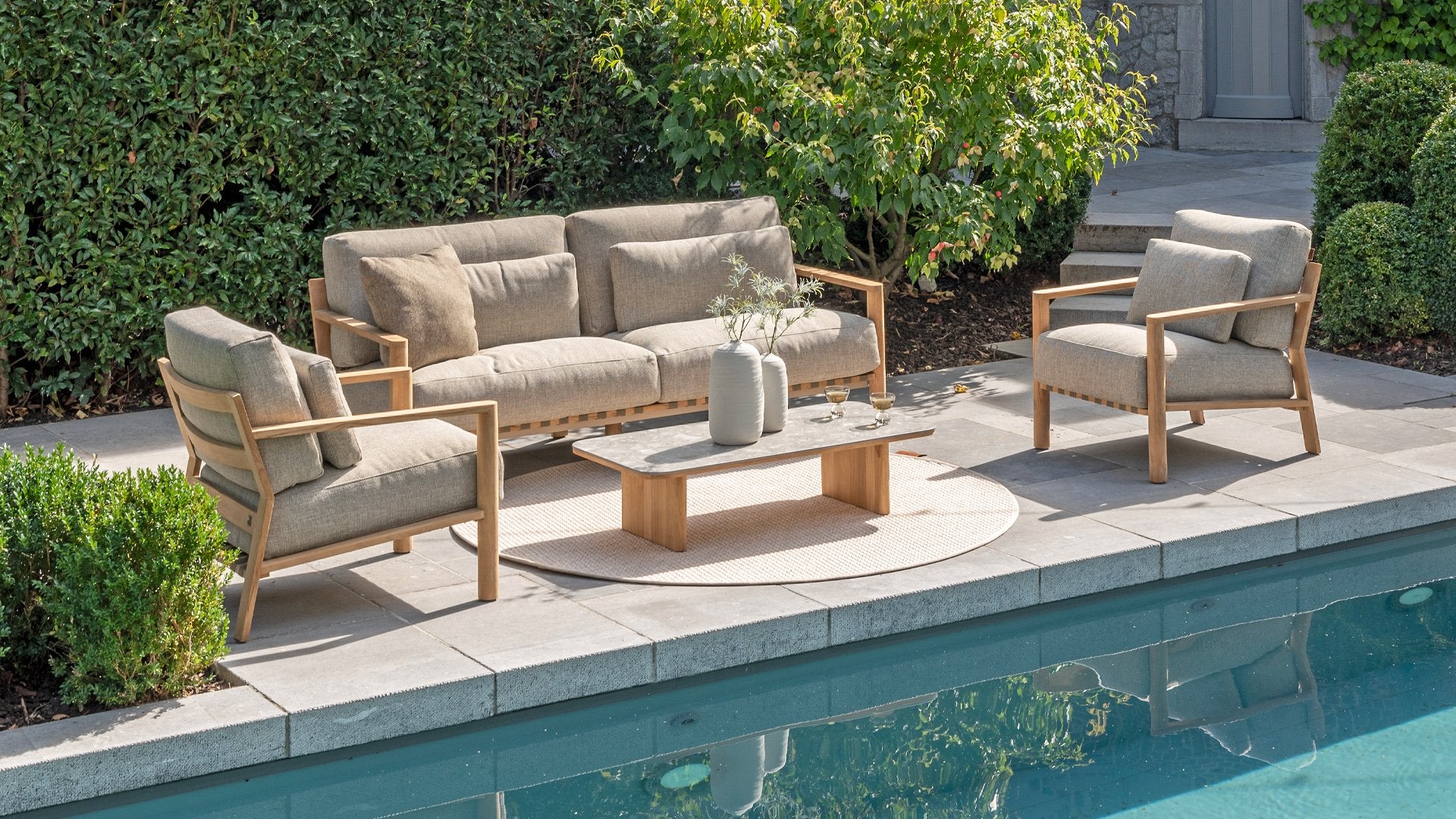 4 Seasons Outdoor Lucas Lounge Set with Ceramic coffee table