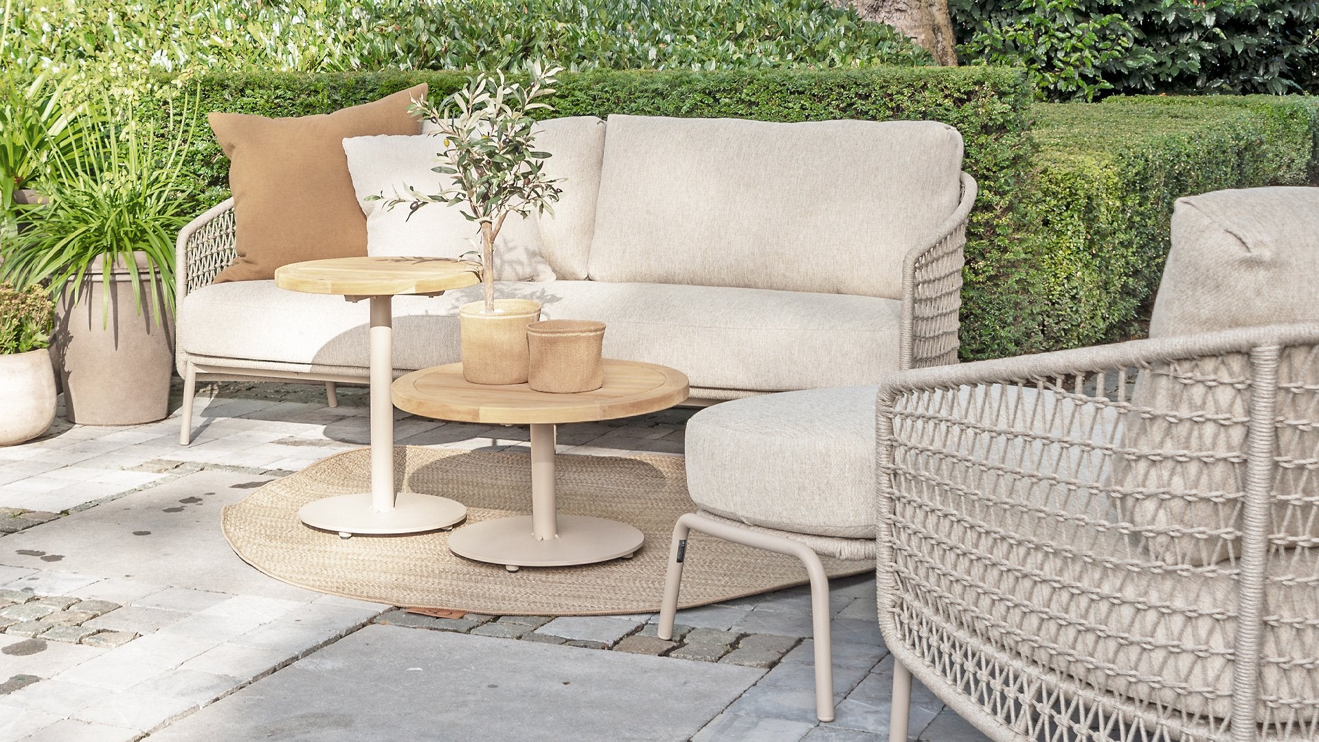 4 Seasons Outdoor Puccini Footstool Latte