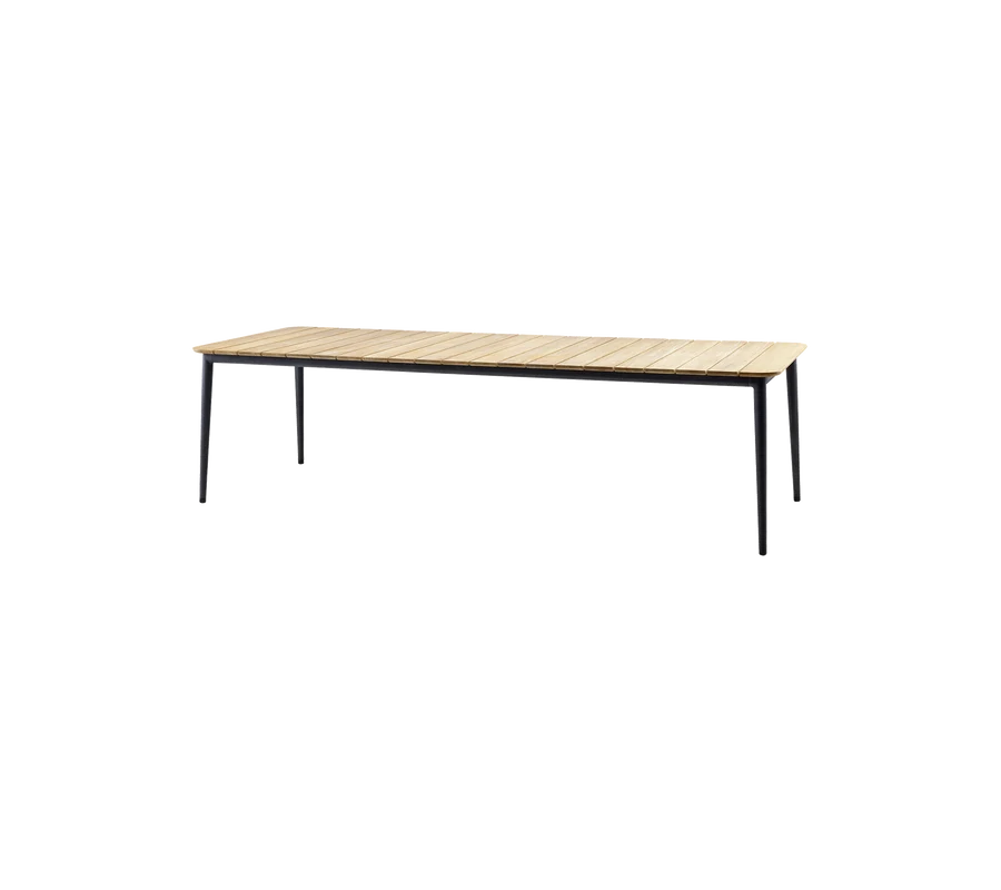 Cane-line Core Dining Tables