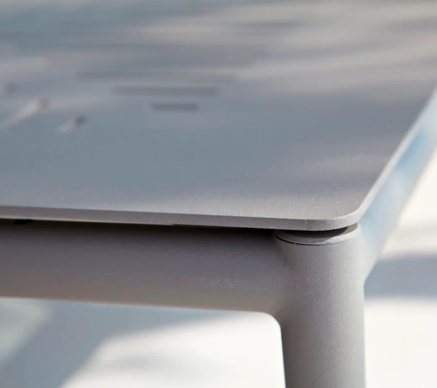 Cane-line Conic coffee table