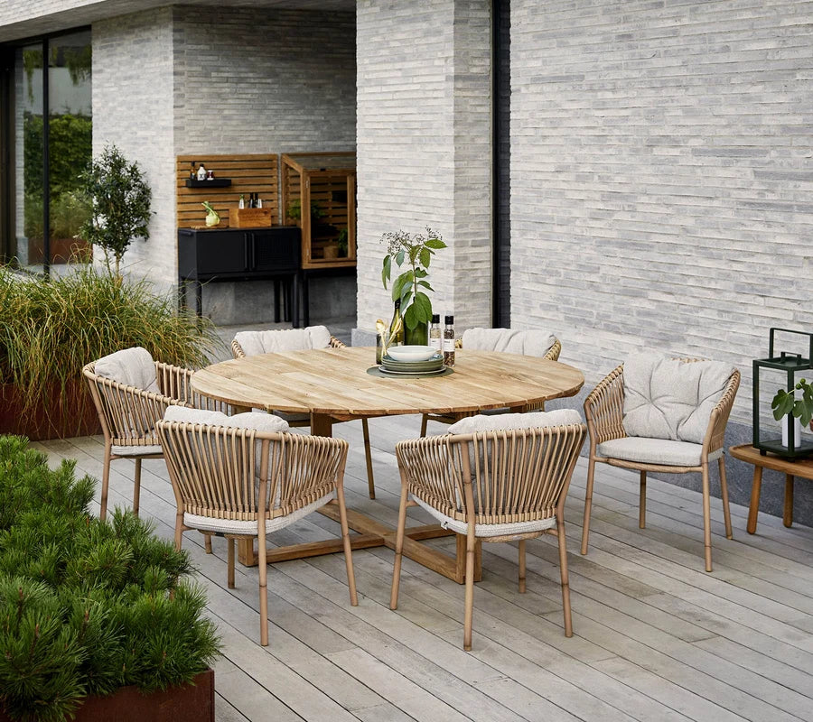 Cane-line Endless dining tables