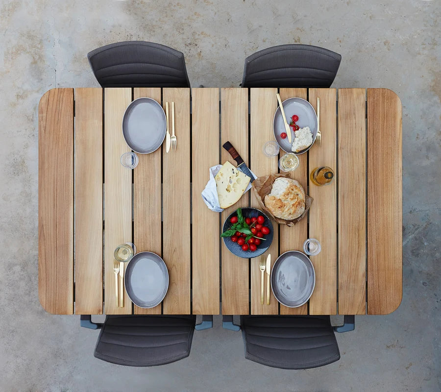 Cane-line Core Dining Tables