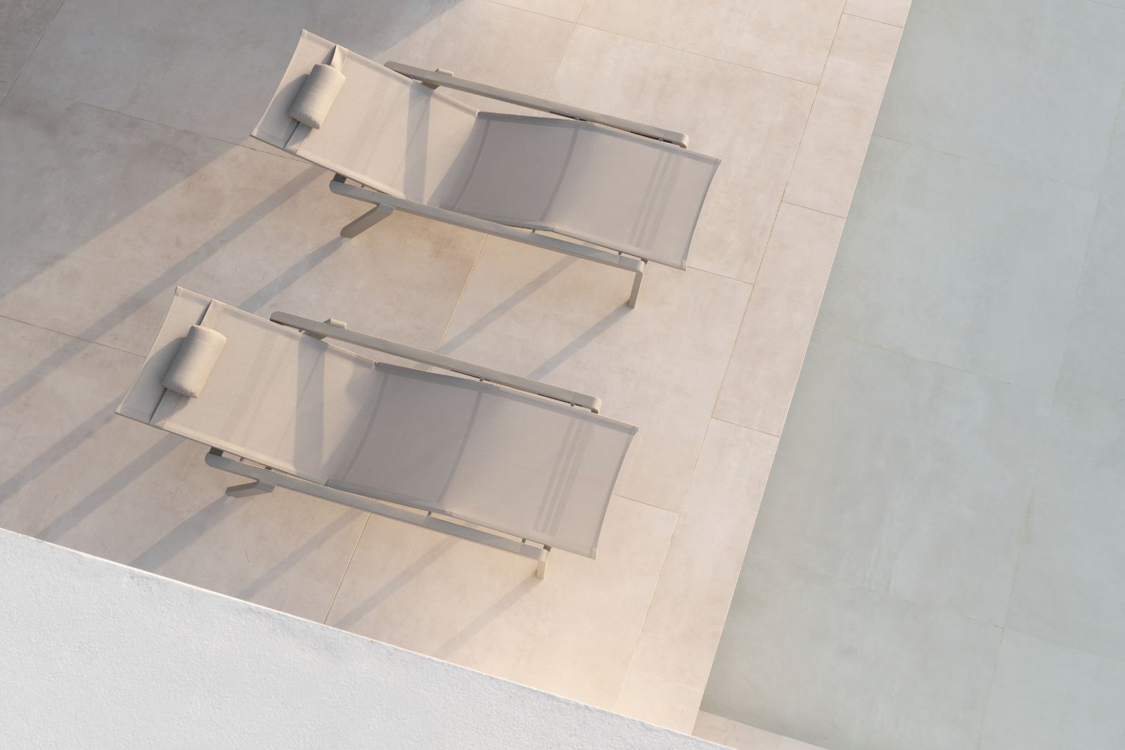Royal Botania Alura Sun Lounger