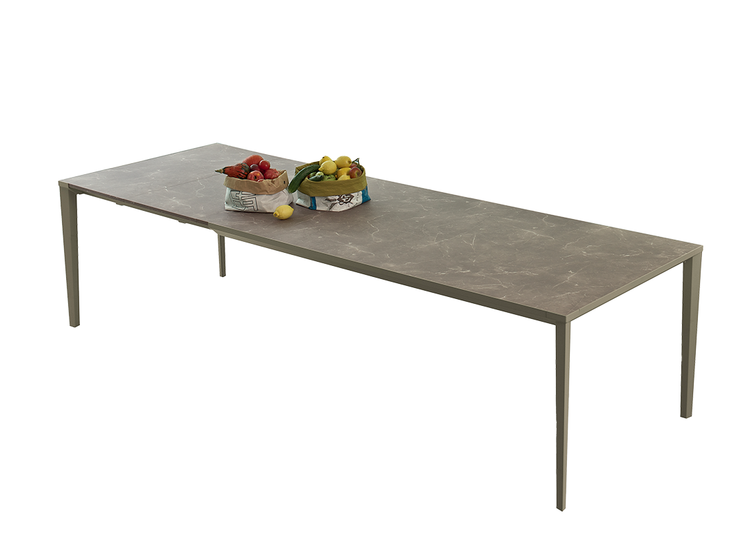 Echo In Table with extensions and lacquered metal frame