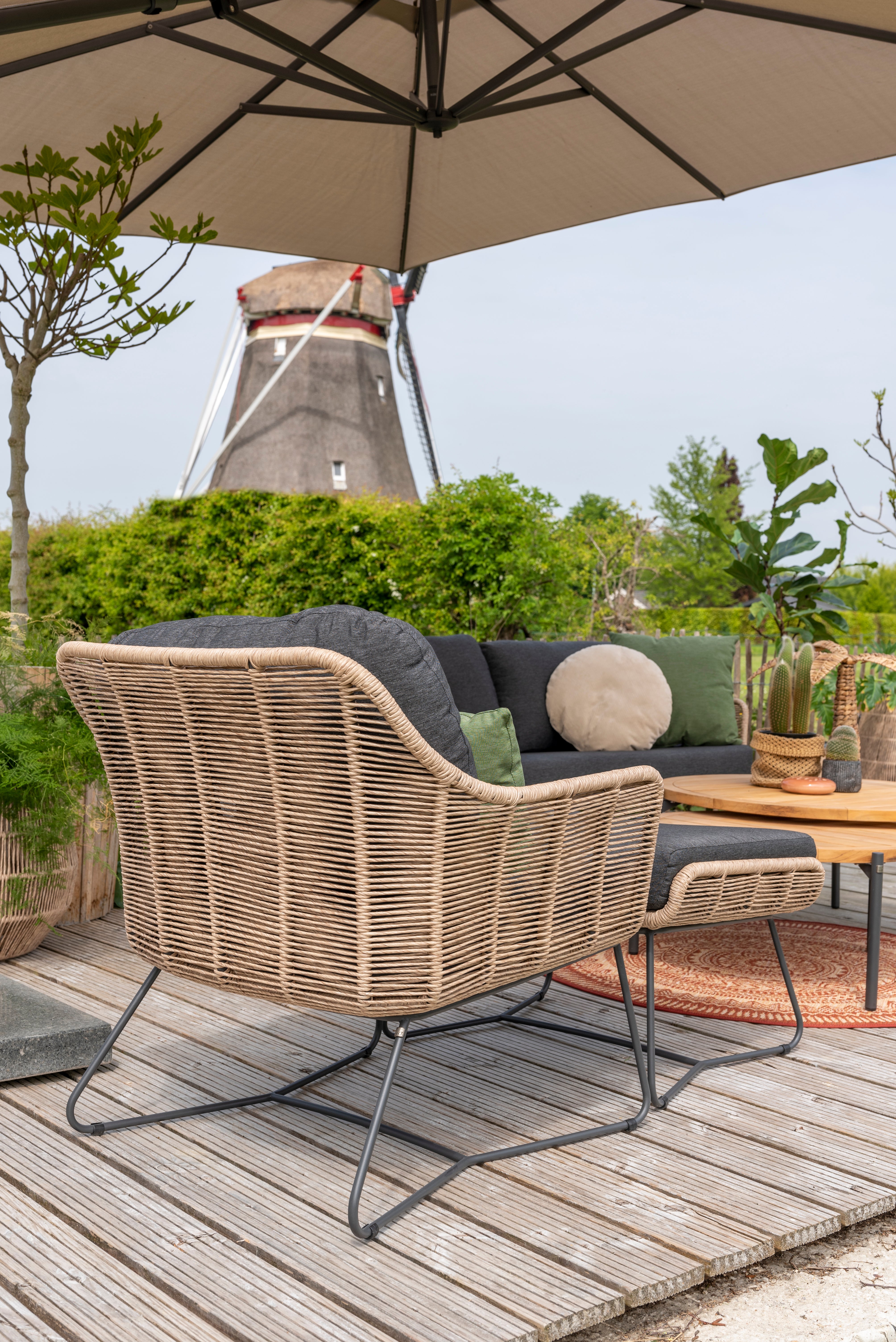4 Seasons Outdoor Belmond Footstool With Cushion