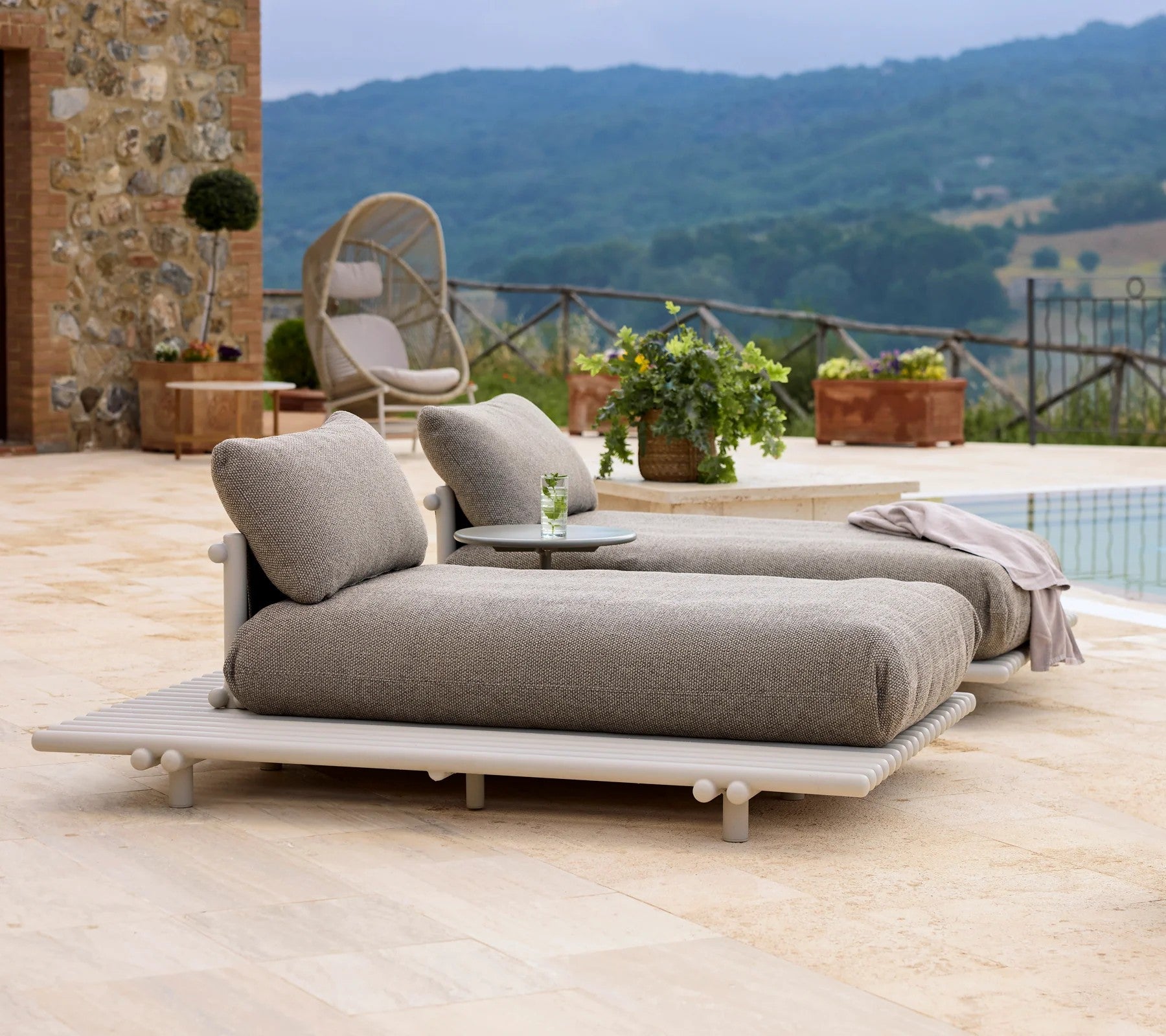 Cane-line Sticks Platform Sofa W/Chaise Lounge