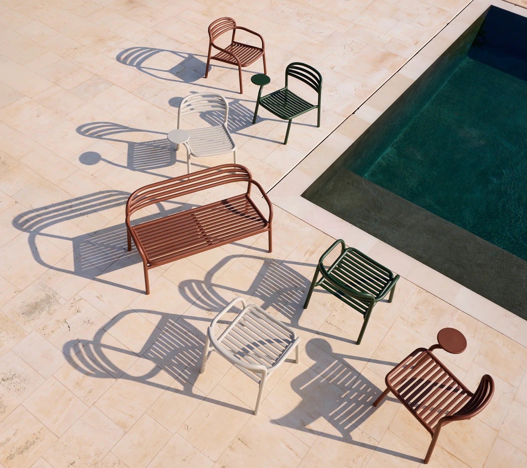 Cane-line Bliss Lounge Chair with Side Table on Right