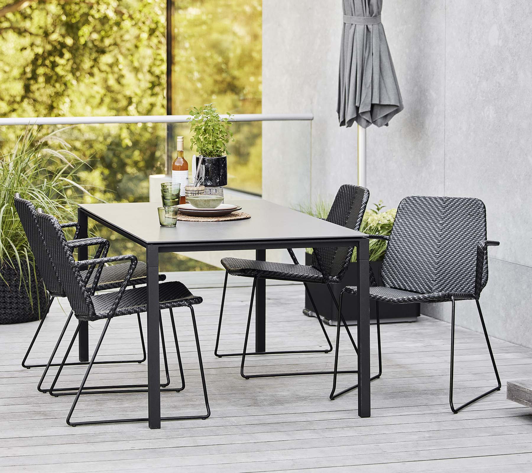 Cane-line Vision Armchair Stackable