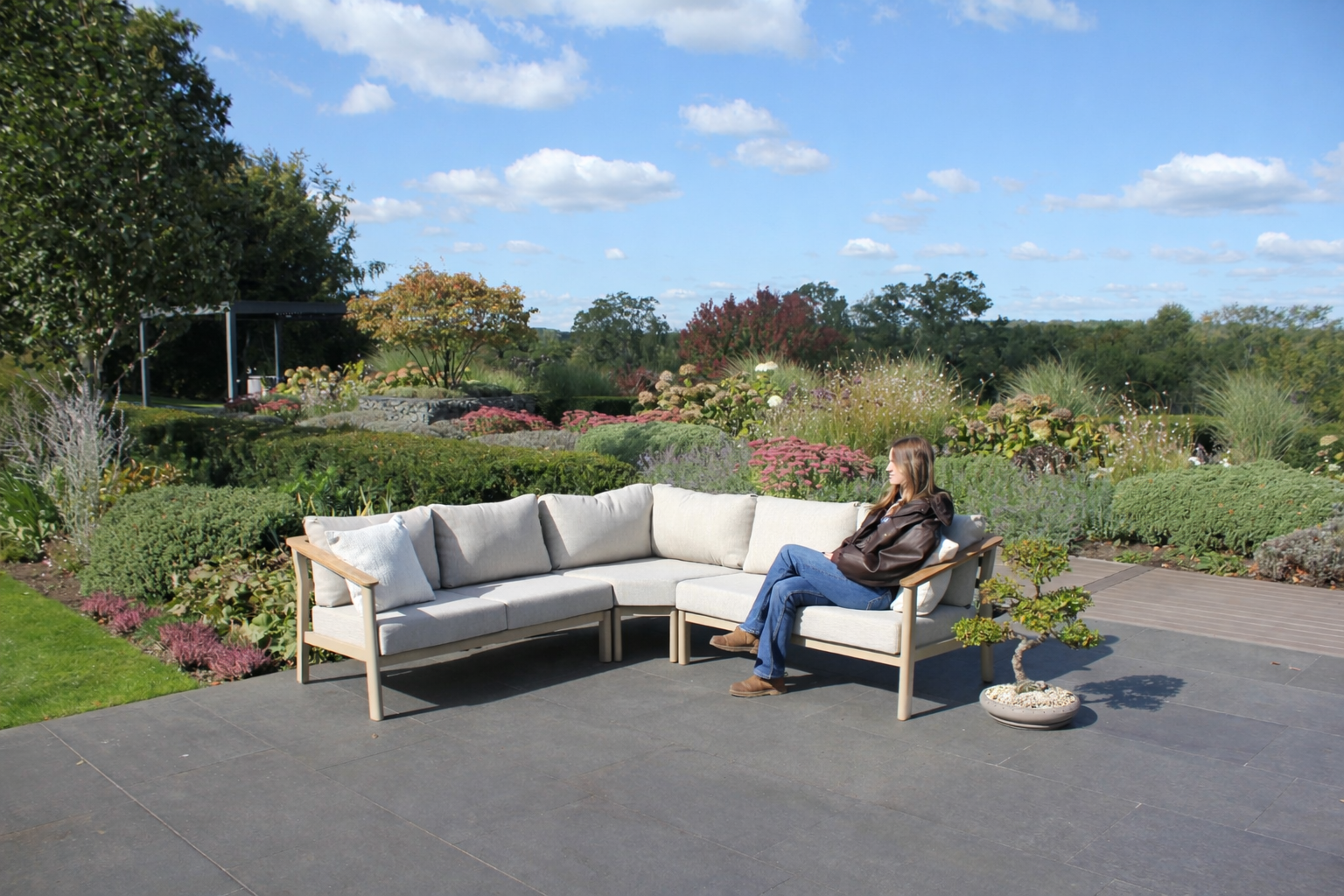 4 Seasons Outdoor Olivia 5 Seat Corner Group with Demi Coffee & Side Tables