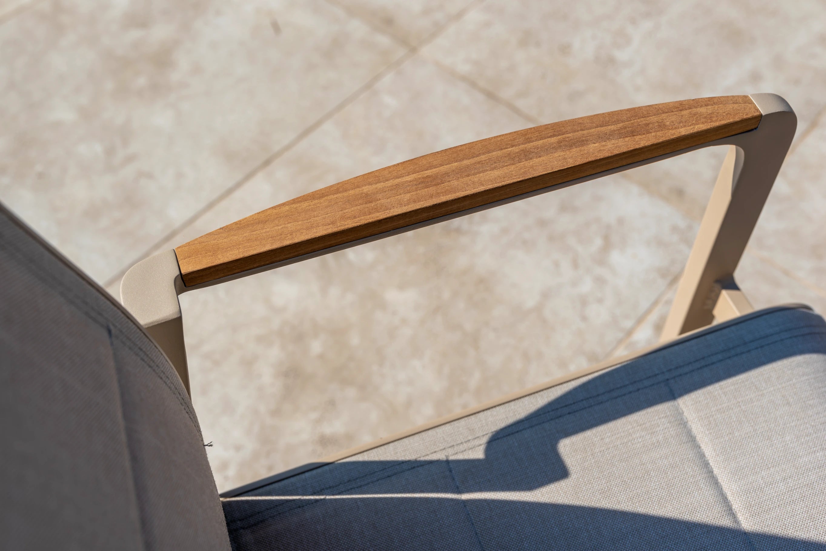 4 Seasons Outdoor Cortina stacking chair latte