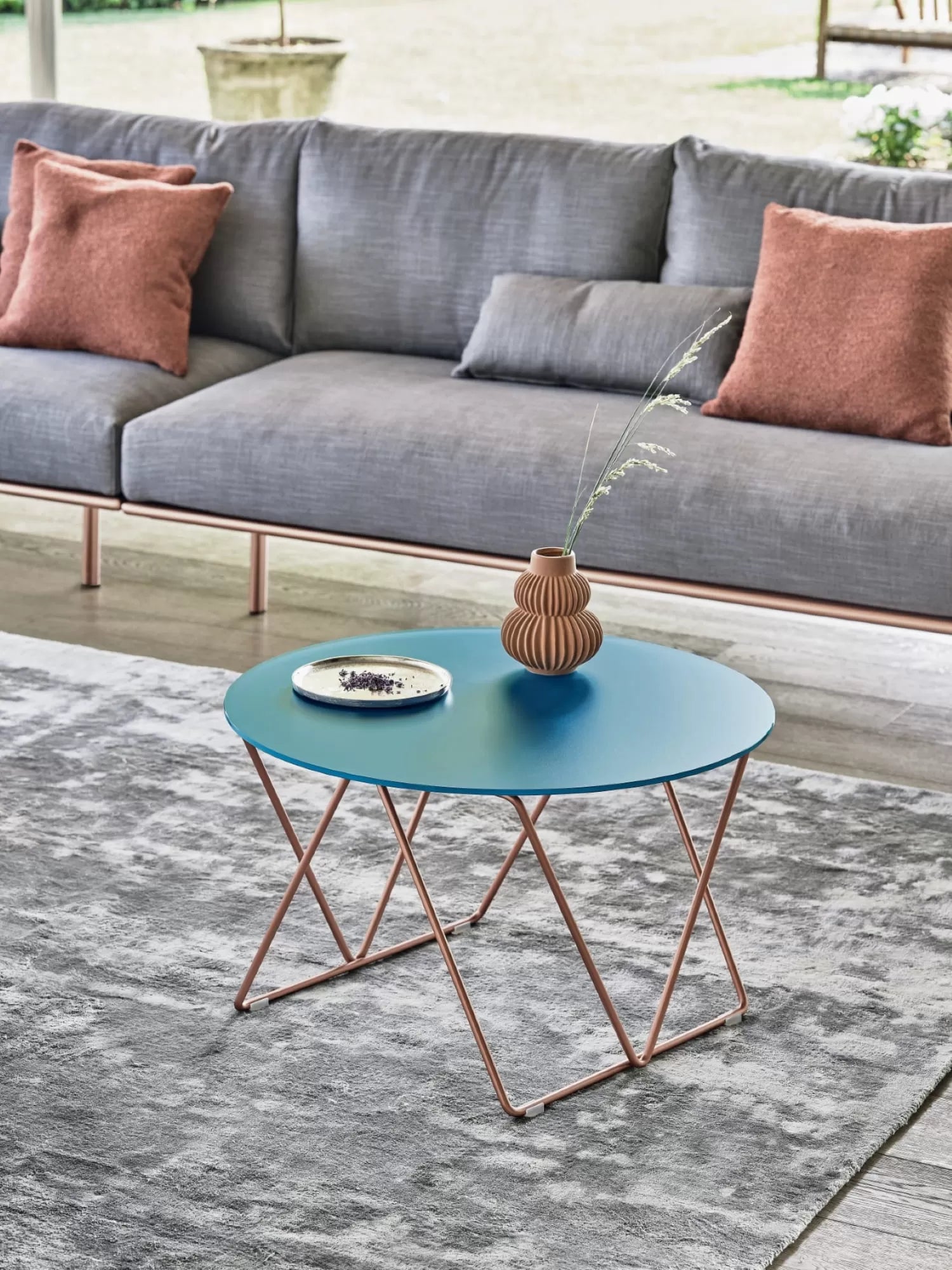 Flexus Coffee Table With Lacquered Metal Frame 07 79