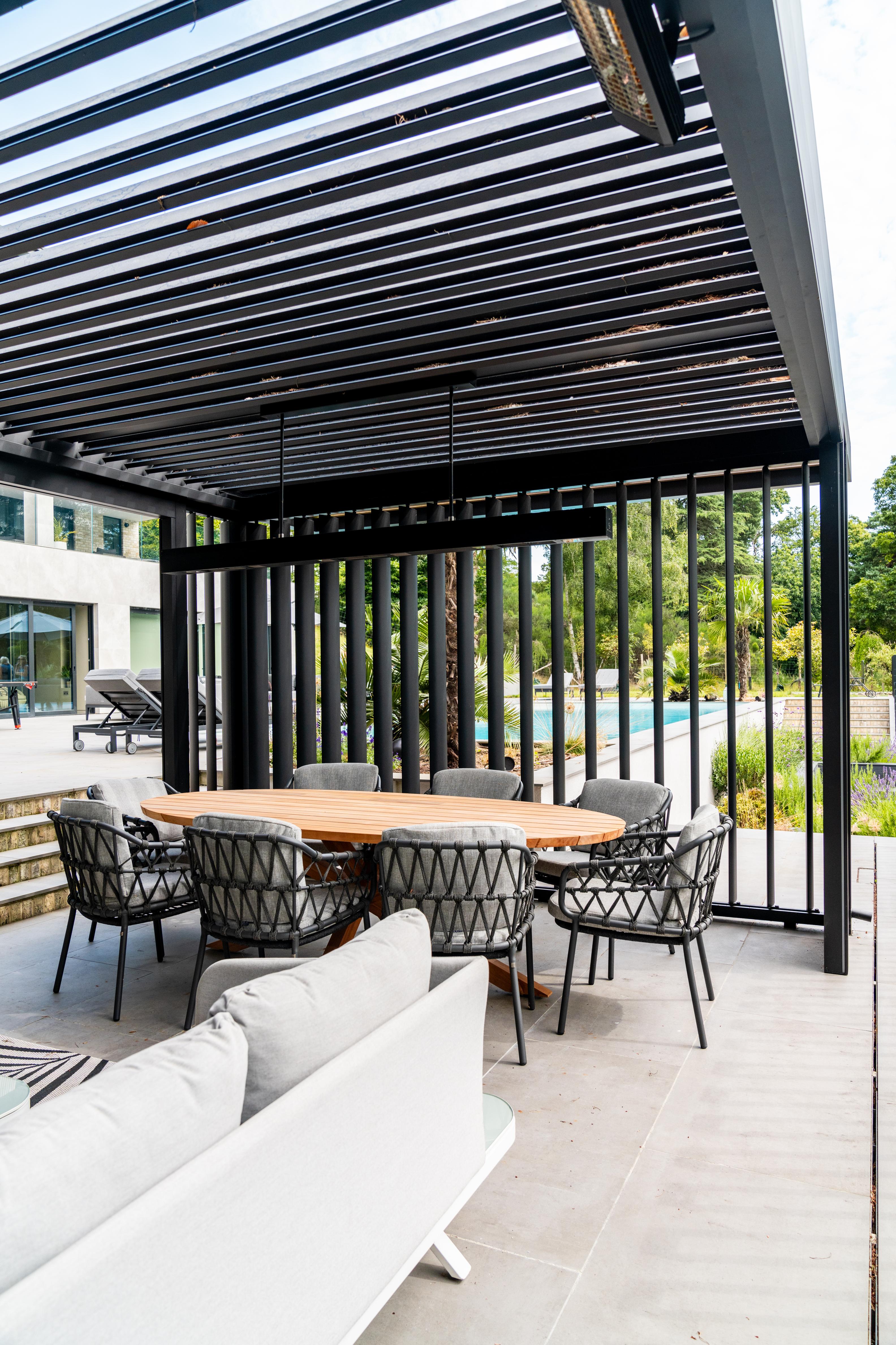 Umbris Free-Standing Outdoor Retreat