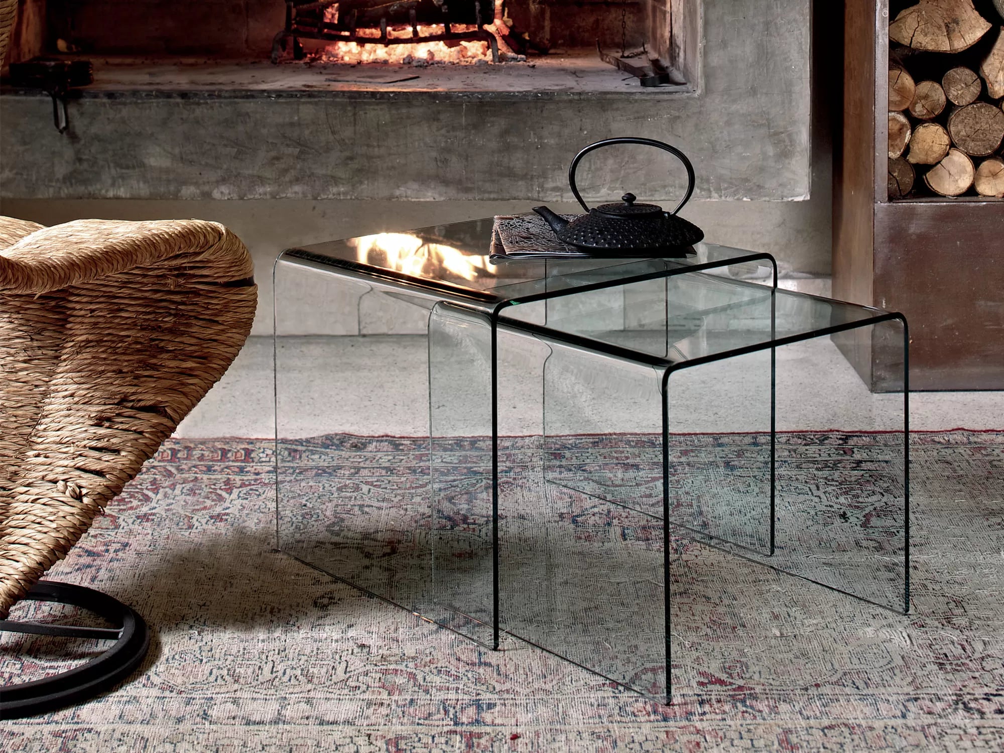 Igloo Coffee table in curved glass
