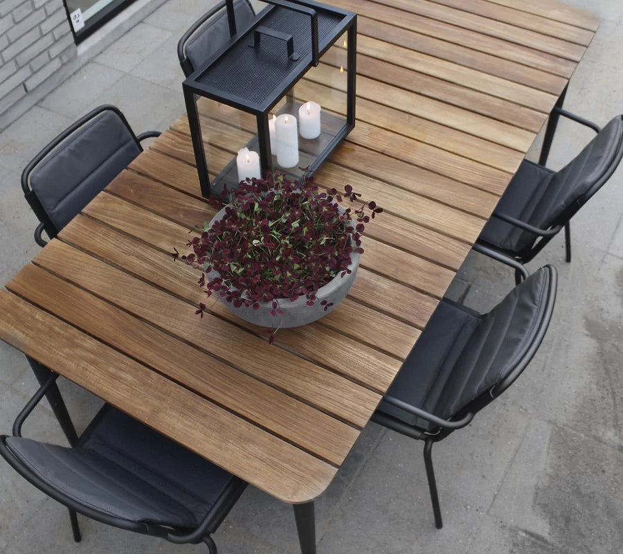 Cane-line Core Dining Tables