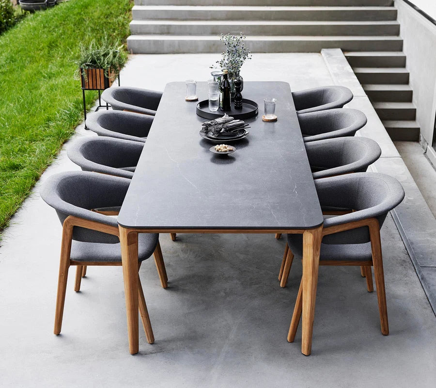 Cane-line Aspect dining tables