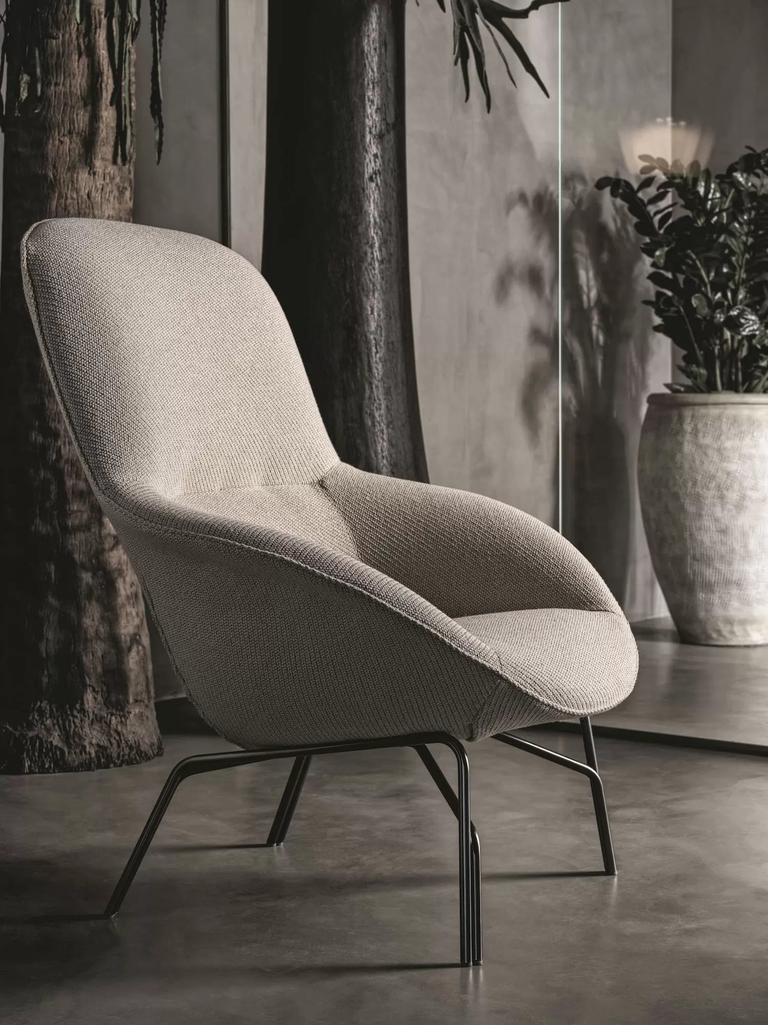 Long Island Armchair With Lacquered Metal Frame