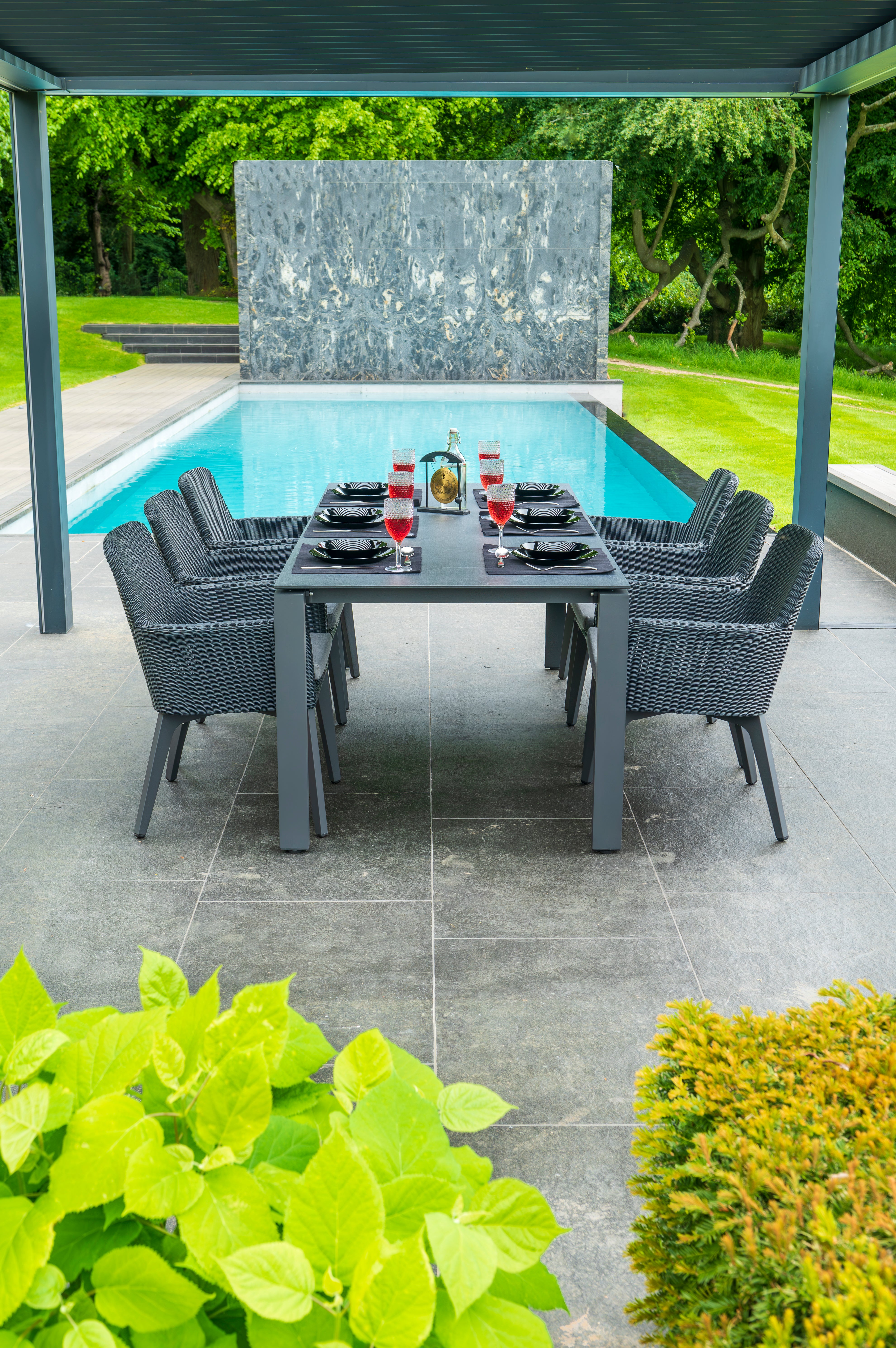 4 Seasons Outdoor Goa Table Frame 220 X 95 Cm. Anthracite