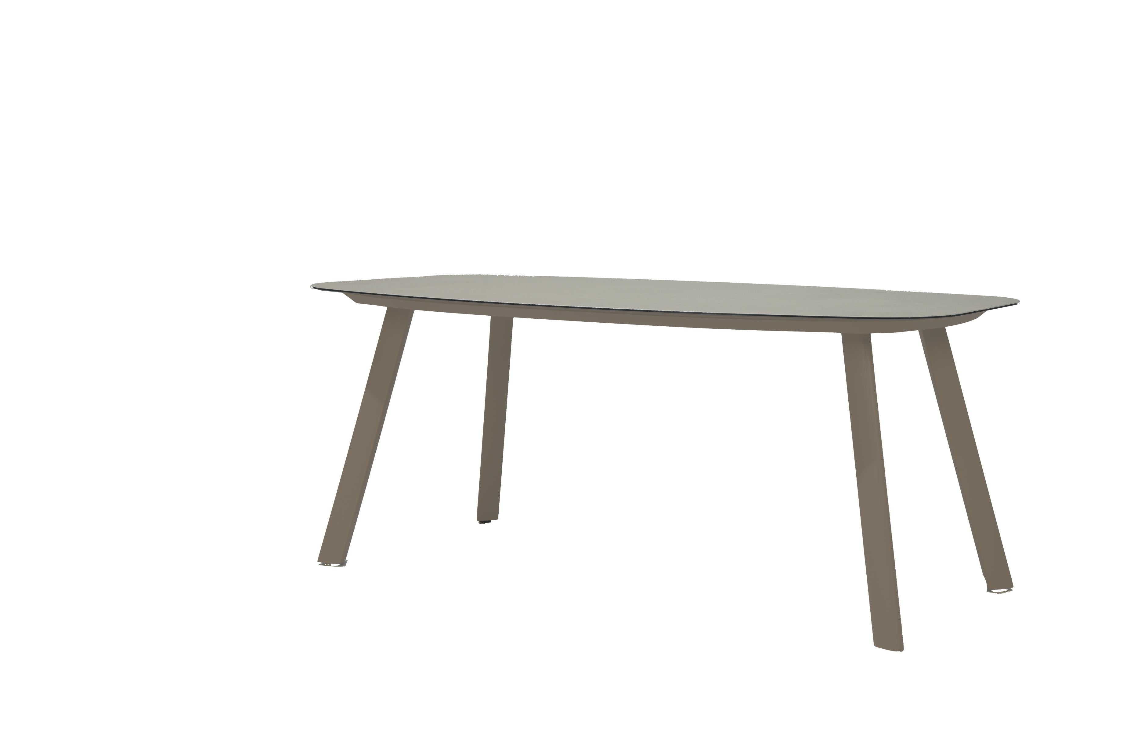 4 Season Outdoor Manolo Dining Tables