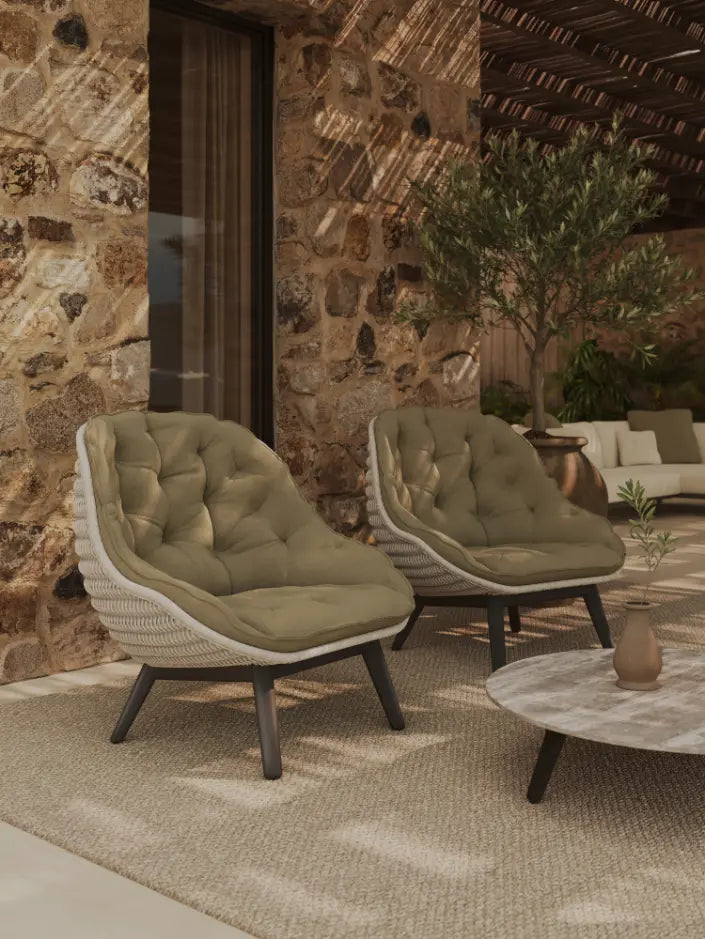 Manutti Sandua High Back Lounge Chair  – Alu