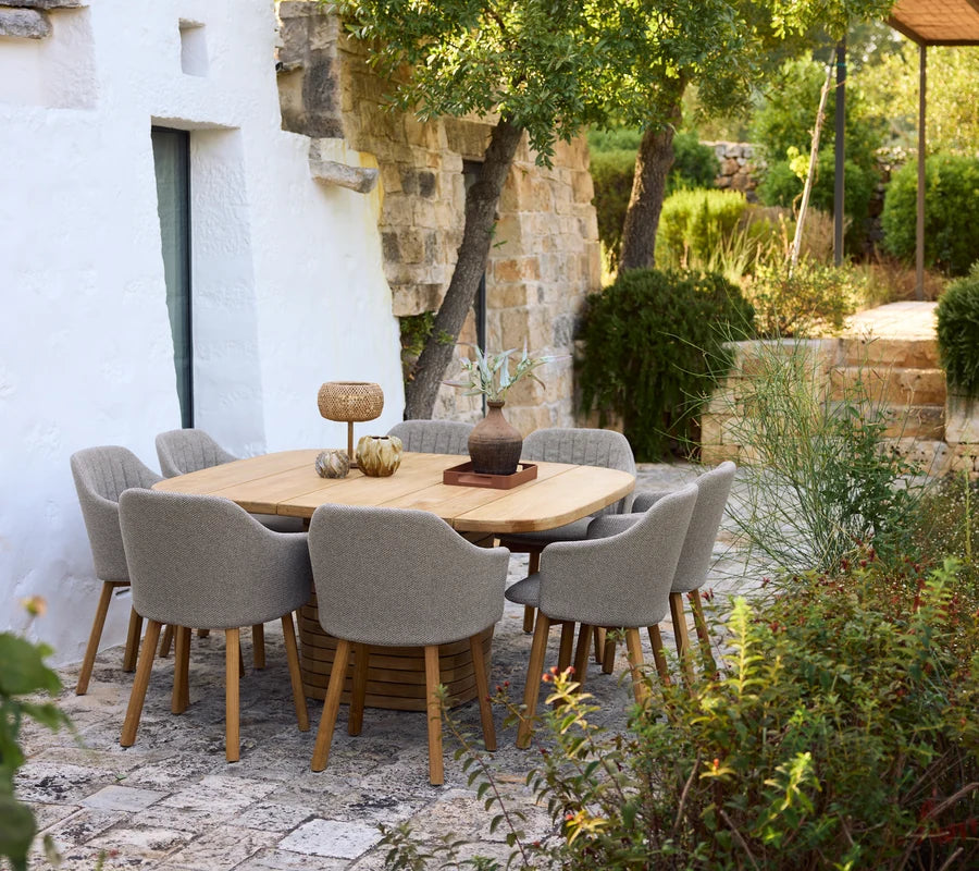 Cane-line Mellow dining tables