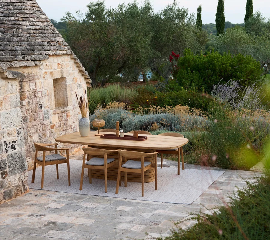 Cane-line Mellow dining tables