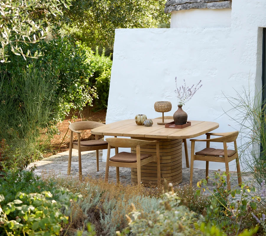 Cane-line Mellow dining tables