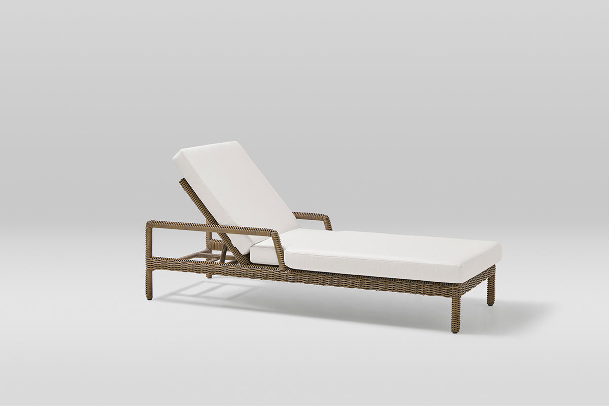 Heritage chaise with arms 15 with G1 Fabric