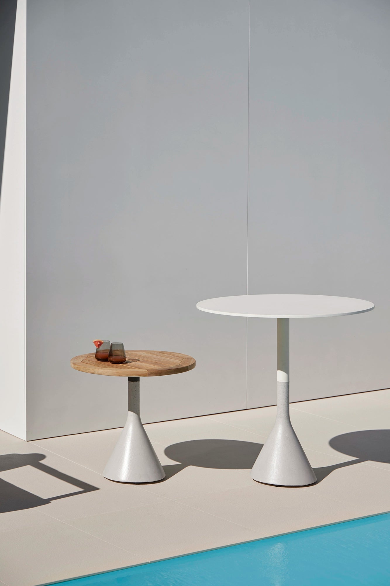 Point Furniture | Neck table 50 50 p