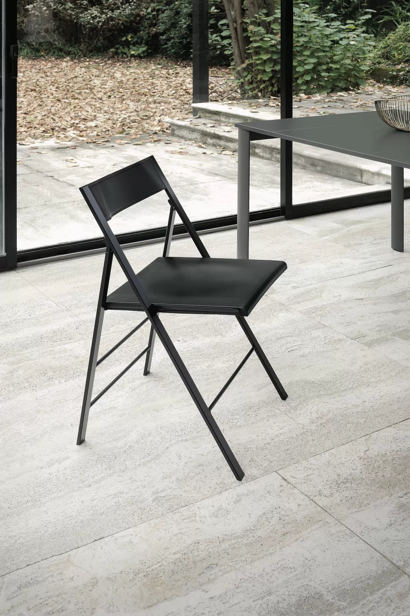 Poket Folding chair with lacquered metal frame