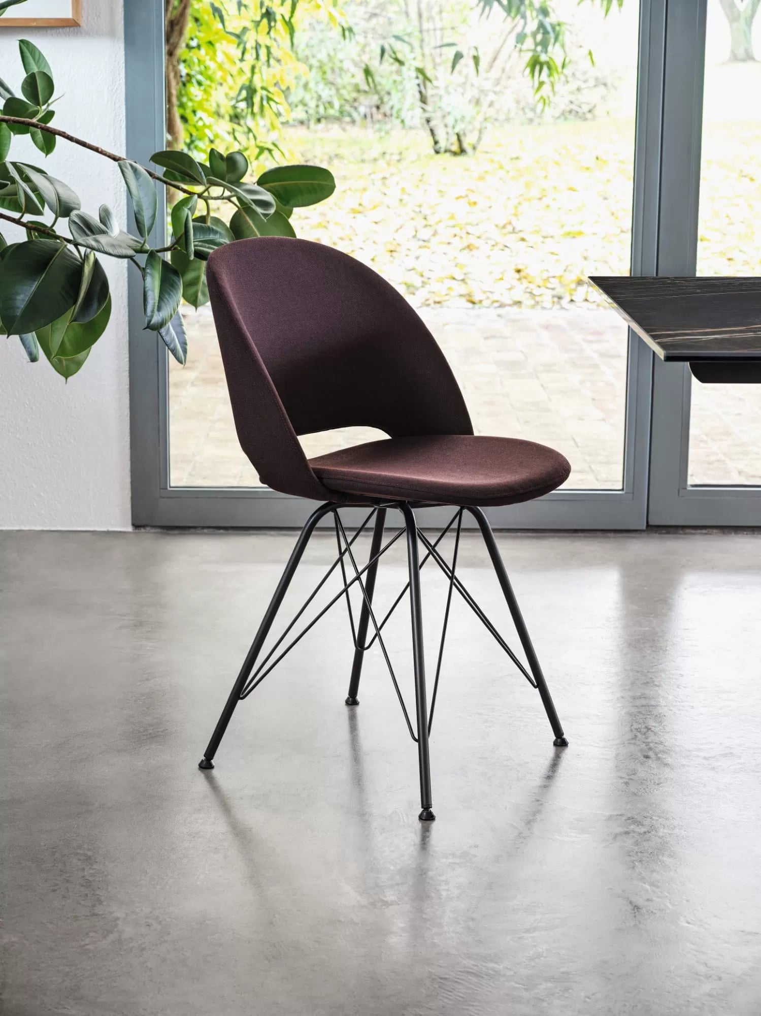 Bontempi Casa Polo Chair With Metal Spider Base